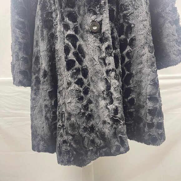 Outdoor Edition By Parkhurst Long Black Faux Fur Coat With Button Closure - Picture 2 of 14